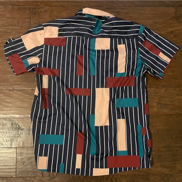 Men’s short sleeve button down shirt - Picture 2 of 2